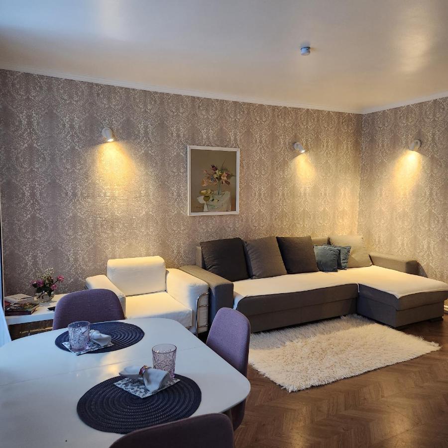 Charme Apartment Йелгава Екстериор снимка